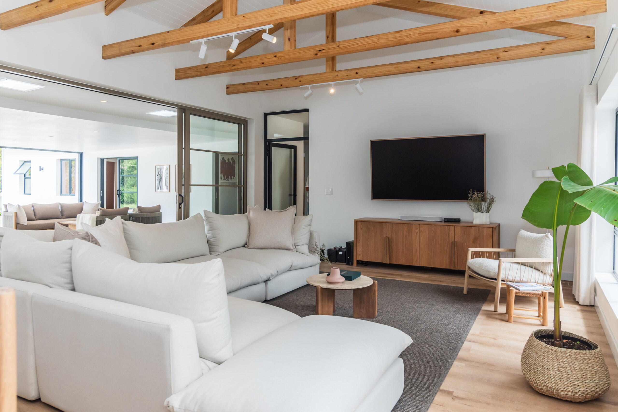 the Luxurious livingroom,familyfriendly and cozy